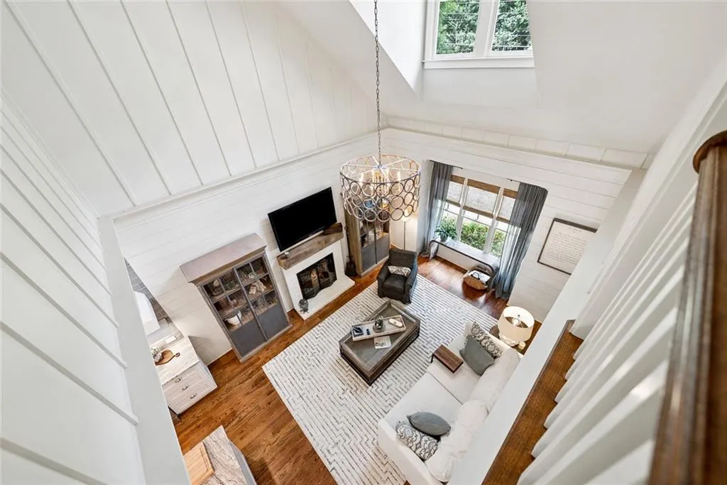 Roswell, Georgia 30075, United States, 4 Bedrooms Bedrooms, ,5 BathroomsBathrooms,Residential,Pending,199786