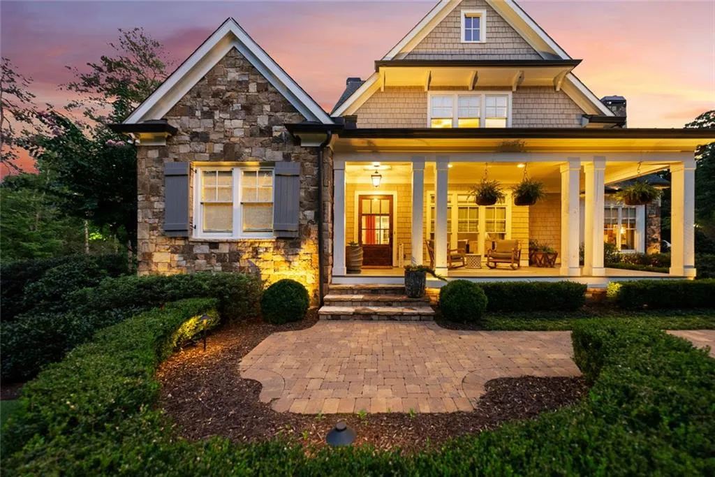 Roswell, Georgia 30075, United States, 4 Bedrooms Bedrooms, ,5 BathroomsBathrooms,Residential,Pending,199786