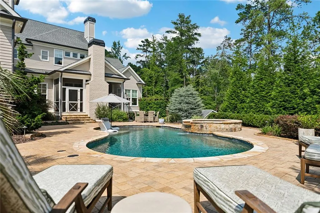 Roswell, Georgia 30075, United States, 4 Bedrooms Bedrooms, ,5 BathroomsBathrooms,Residential,Pending,199786