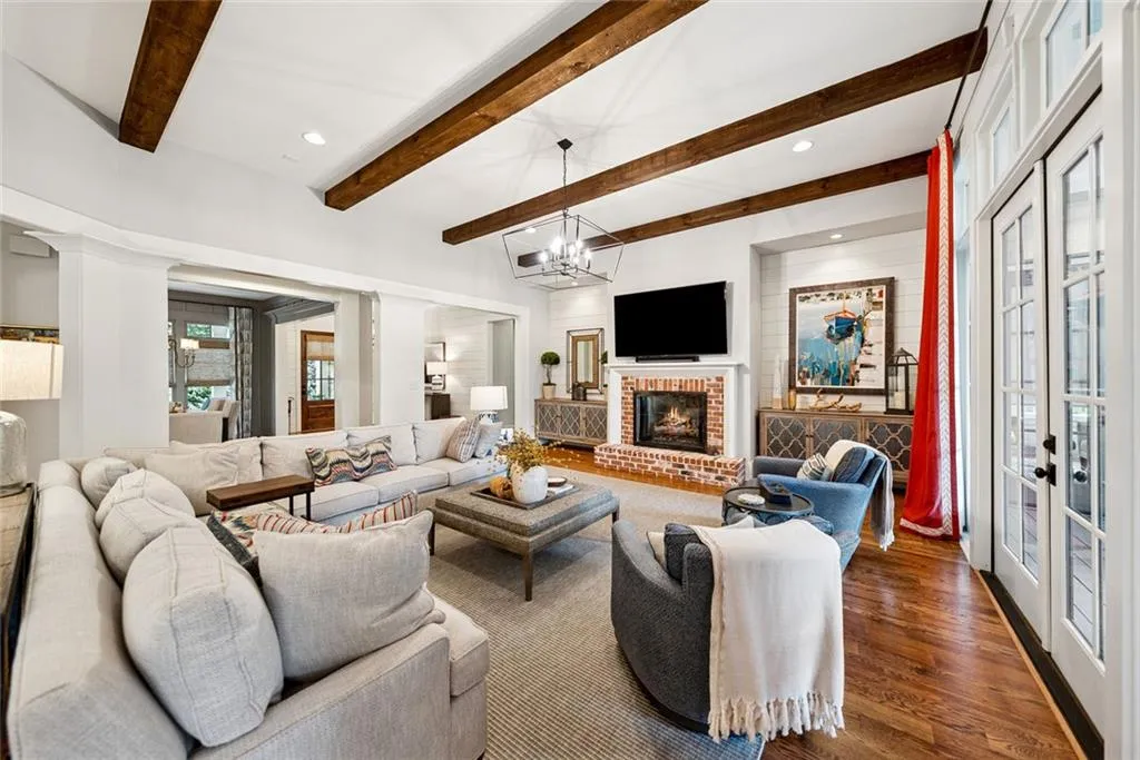 Roswell, Georgia 30075, United States, 4 Bedrooms Bedrooms, ,5 BathroomsBathrooms,Residential,Pending,199786