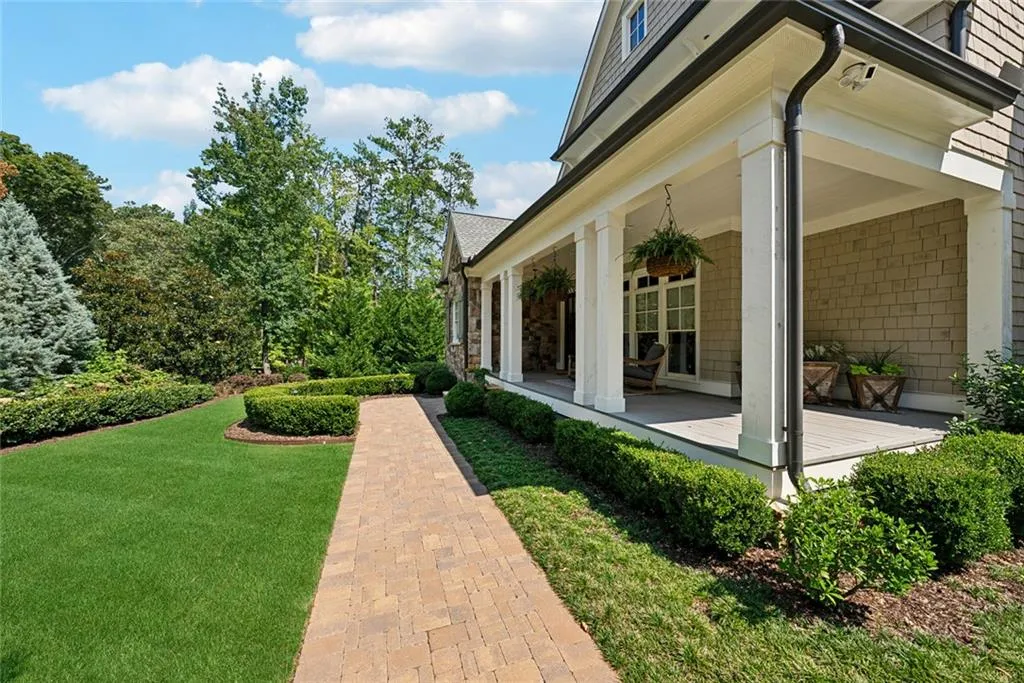 Roswell, Georgia 30075, United States, 4 Bedrooms Bedrooms, ,5 BathroomsBathrooms,Residential,Pending,199786