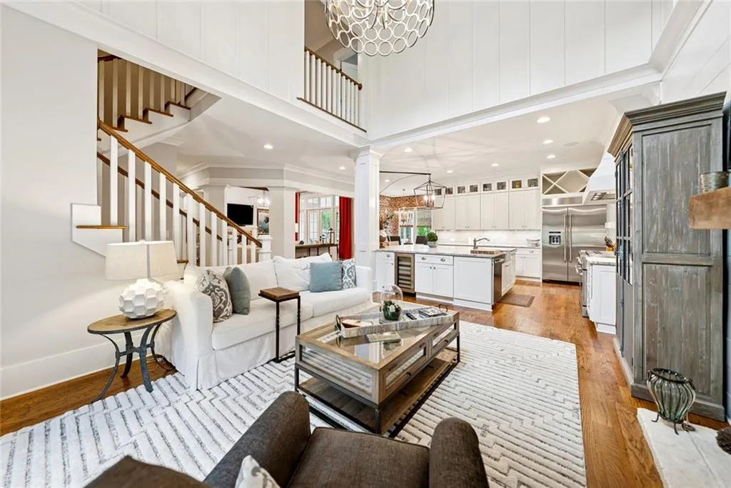 Roswell, Georgia 30075, United States, 4 Bedrooms Bedrooms, ,5 BathroomsBathrooms,Residential,Pending,199786