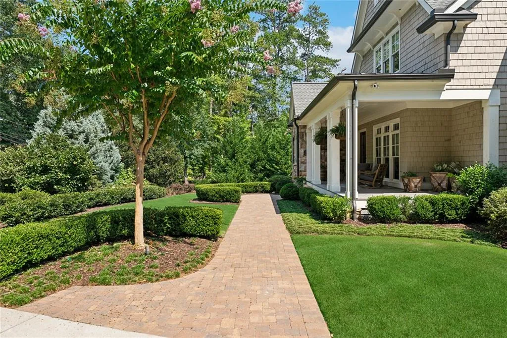 Roswell, Georgia 30075, United States, 4 Bedrooms Bedrooms, ,5 BathroomsBathrooms,Residential,Pending,199786