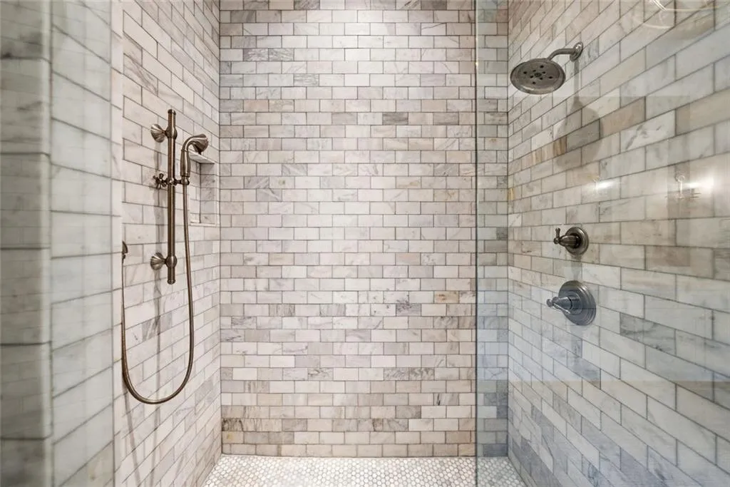 Roswell, Georgia 30075, United States, 4 Bedrooms Bedrooms, ,5 BathroomsBathrooms,Residential,Pending,199786