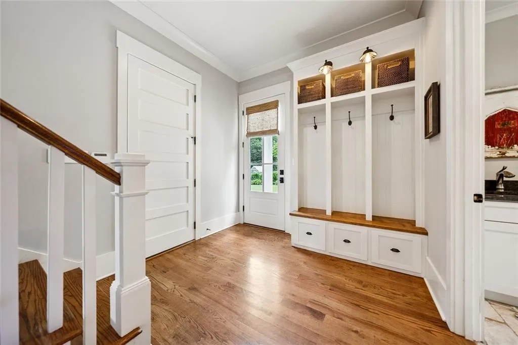 Roswell, Georgia 30075, United States, 4 Bedrooms Bedrooms, ,5 BathroomsBathrooms,Residential,Pending,199786