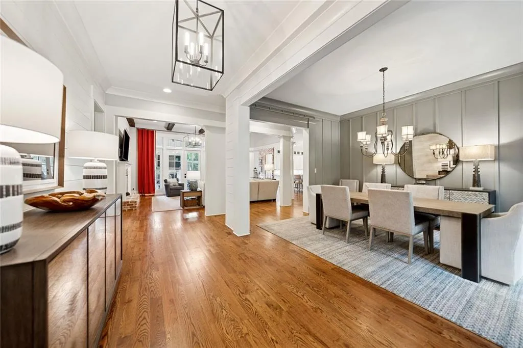 Roswell, Georgia 30075, United States, 4 Bedrooms Bedrooms, ,5 BathroomsBathrooms,Residential,Pending,199786