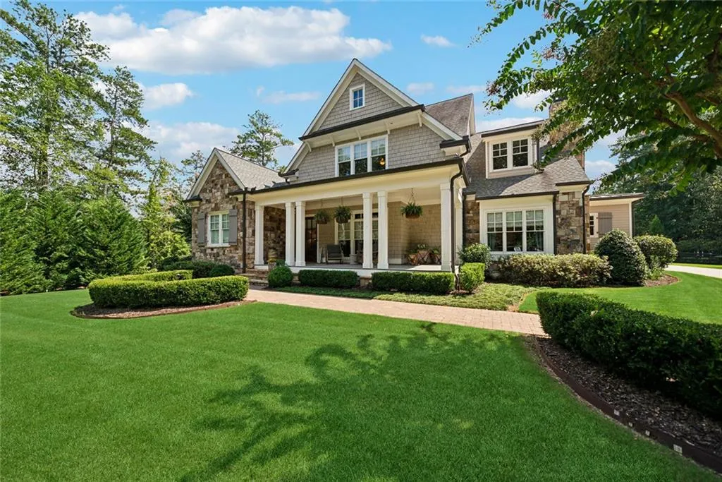 Roswell, Georgia 30075, United States, 4 Bedrooms Bedrooms, ,5 BathroomsBathrooms,Residential,Pending,199786