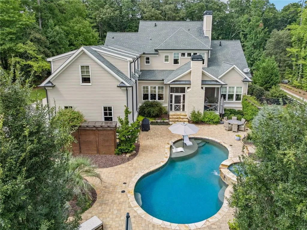 Roswell, Georgia 30075, United States, 4 Bedrooms Bedrooms, ,5 BathroomsBathrooms,Residential,Pending,199786