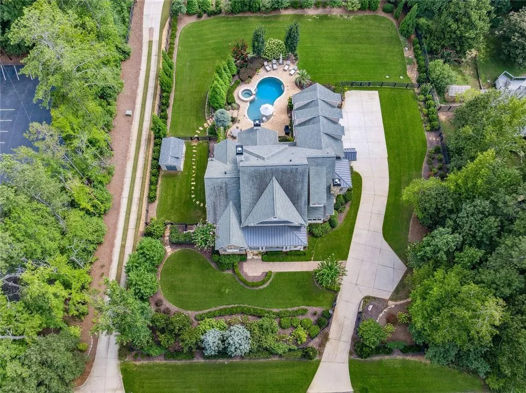 Roswell, Georgia 30075, United States, 4 Bedrooms Bedrooms, ,5 BathroomsBathrooms,Residential,Pending,199786