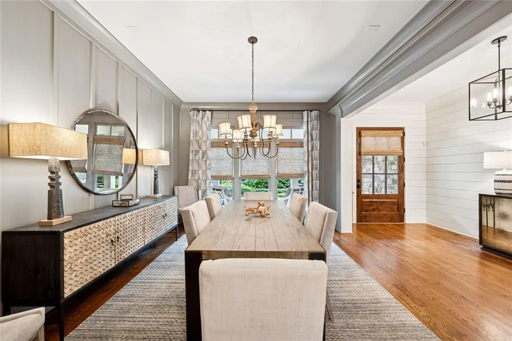 Roswell, Georgia 30075, United States, 4 Bedrooms Bedrooms, ,5 BathroomsBathrooms,Residential,Pending,199786