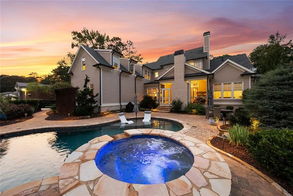 Roswell, Georgia 30075, United States, 4 Bedrooms Bedrooms, ,5 BathroomsBathrooms,Residential,Pending,199786