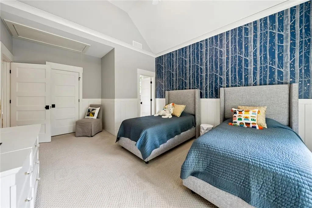 Roswell, Georgia 30075, United States, 4 Bedrooms Bedrooms, ,5 BathroomsBathrooms,Residential,Pending,199786