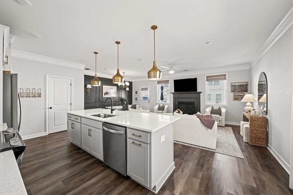 3585 Silvery Way