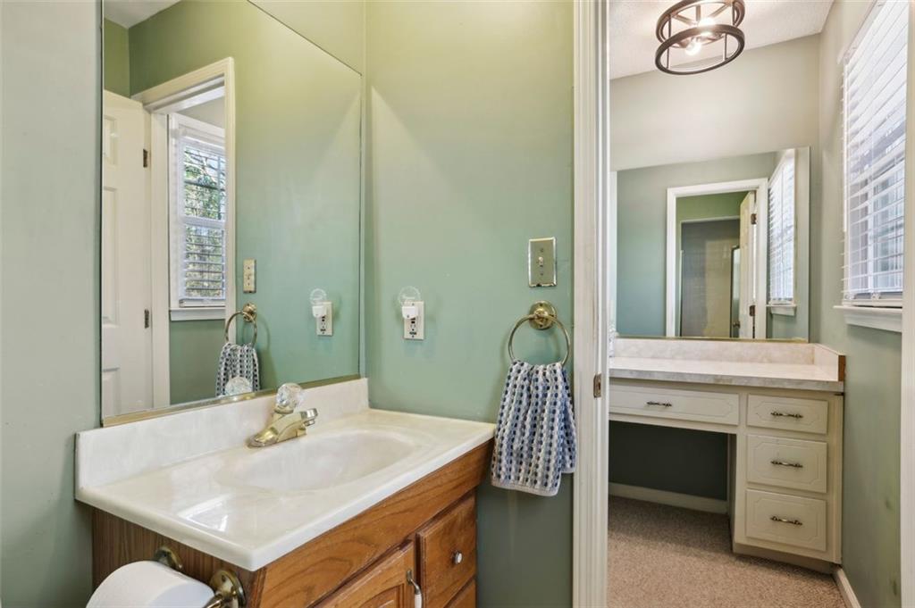 5352 Waterford Drive, Dunwoody, Georgia image 17