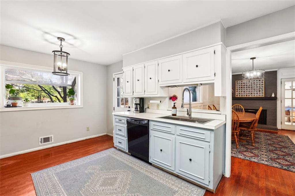 5352 Waterford Drive, Dunwoody, Georgia image 10