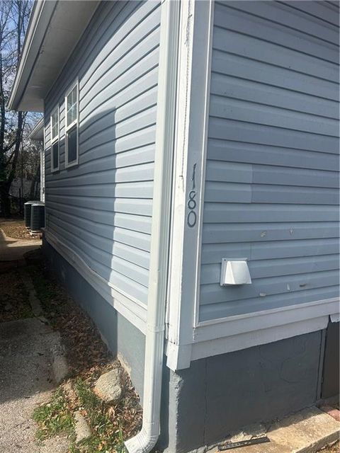 Multifamily For Rent - 1180 Sims Street<br/> Atlanta, GA 30310