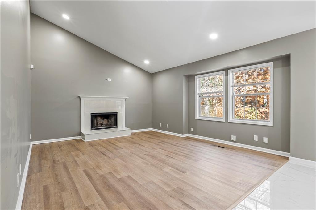 2102 Sandtree Court SW