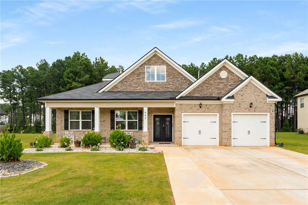845 Graeme Drive
