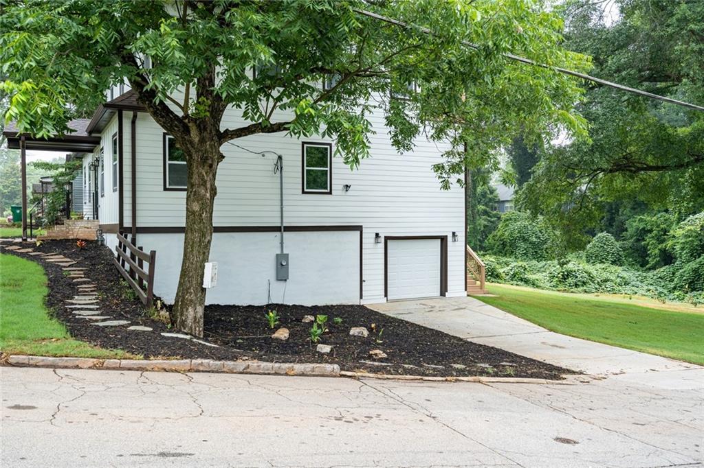 754 Fayetteville Road SE