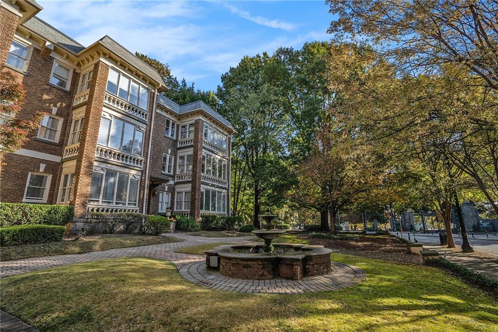 272 14th Street NE 23