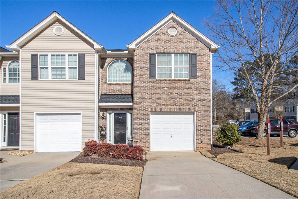 CREEKWOOD COMMONS - Residential