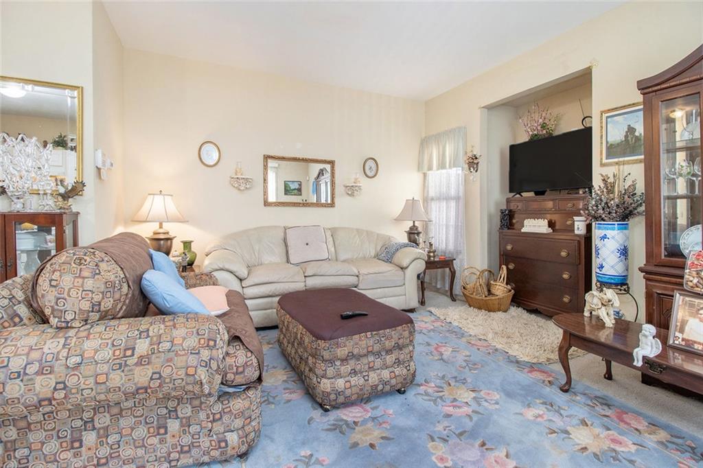 CREEKWOOD COMMONS - Residential