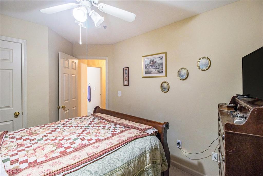 CREEKWOOD COMMONS - Residential