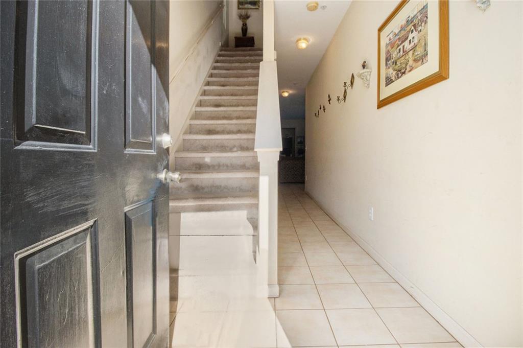 CREEKWOOD COMMONS - Residential