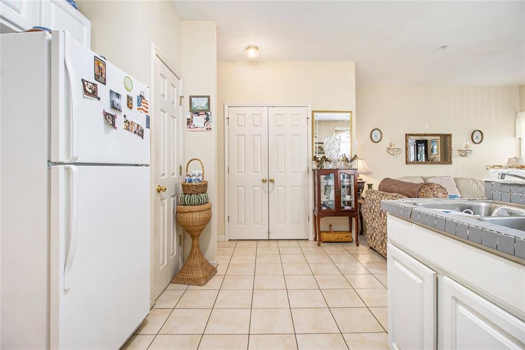 CREEKWOOD COMMONS - Residential