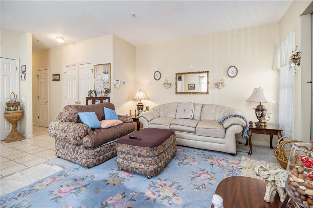 CREEKWOOD COMMONS - Residential