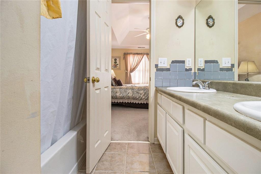 CREEKWOOD COMMONS - Residential