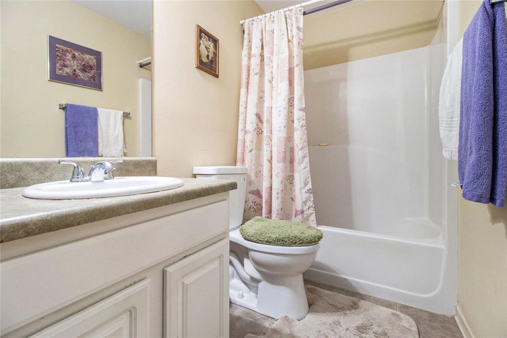 CREEKWOOD COMMONS - Residential