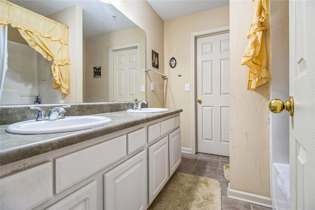 CREEKWOOD COMMONS - Residential