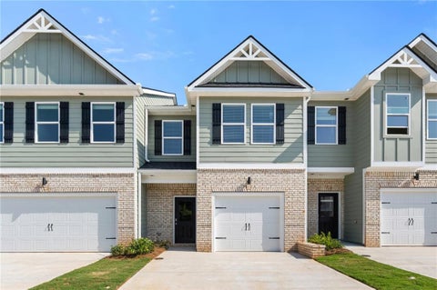Townhouse For Sale - 8312 Columbia Court<br/> Palmetto, GA 30268