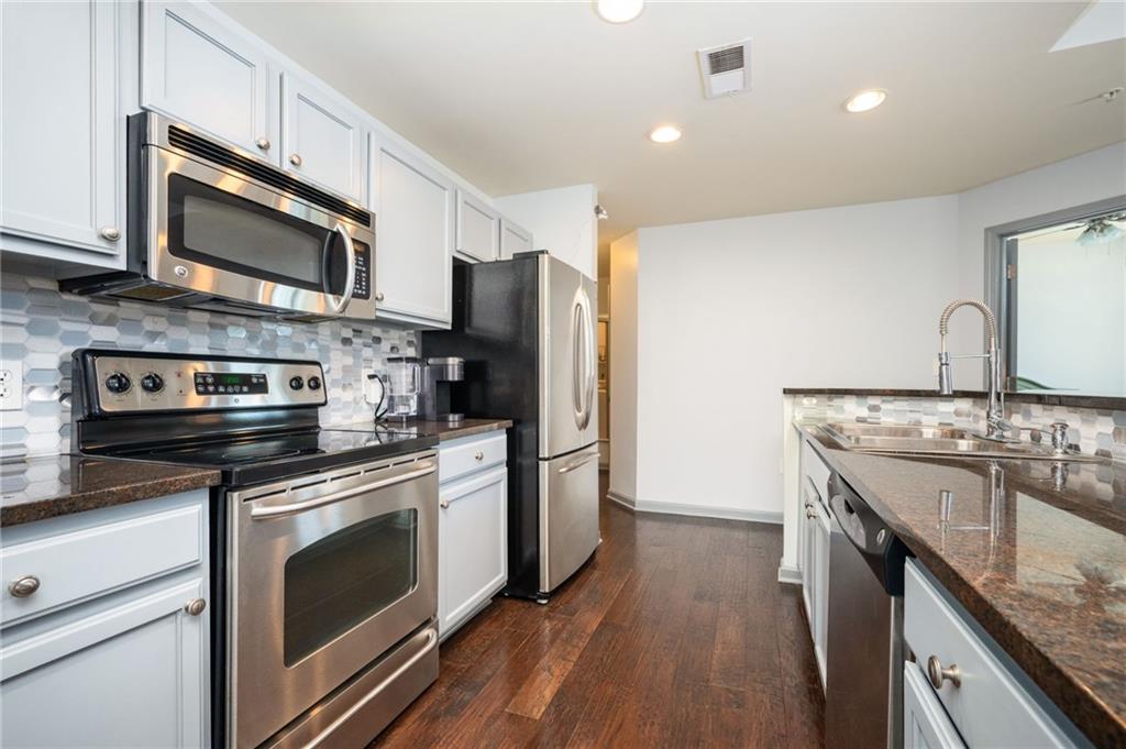3040 Peachtree Road NW 212