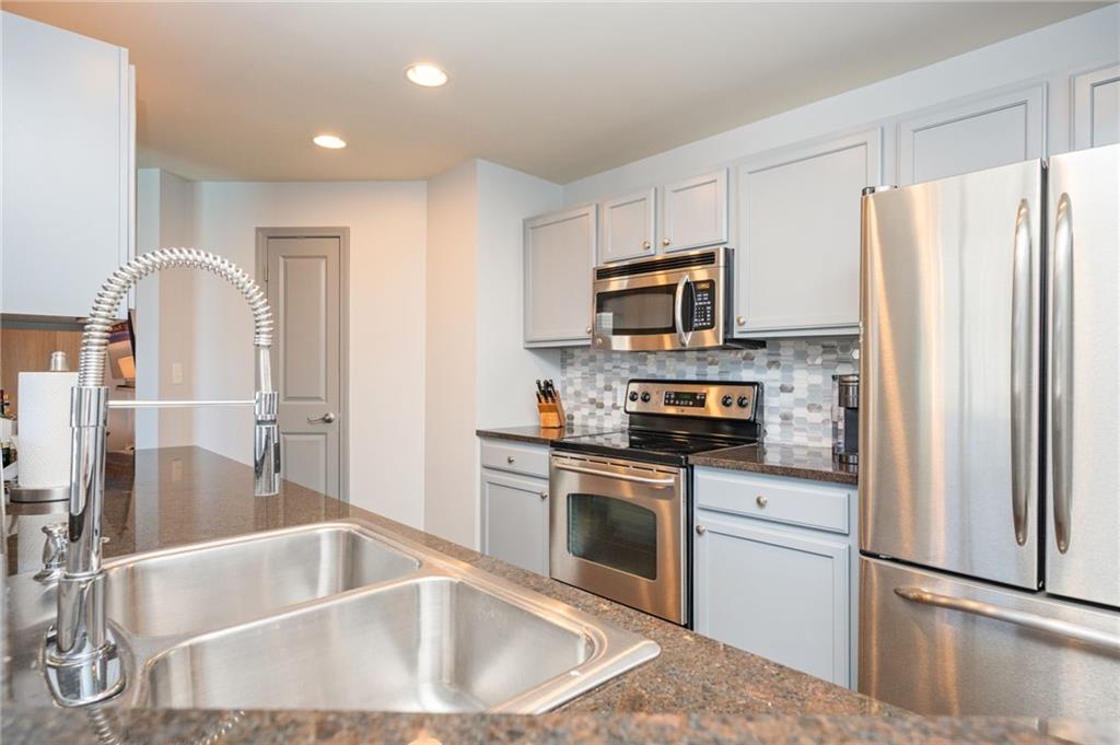 3040 Peachtree Road NW 212