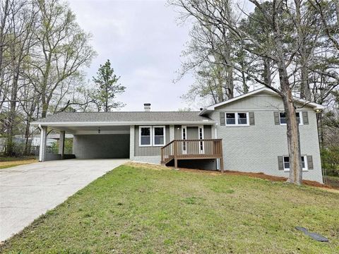 Homes For Sale - 6470 Michell Way<br/> Douglasville, GA 30135