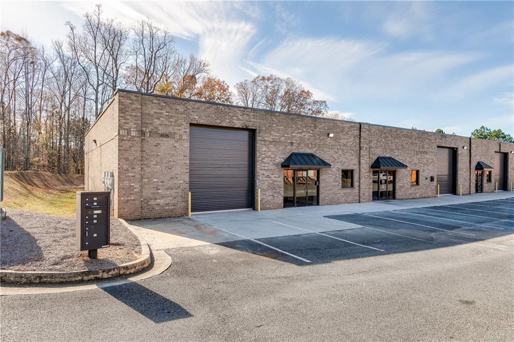 PHOTOS COMING SOON! Industrial park end unit and middle unit available for lease. END UNIT: 2 offices, kitchenette, bathroom, large warehouse space including 12x14 foot drive-in roll-up door (front) 10x10 drive-in roll up door (rear) ADA compliant exterior doors on front and in rear of building. 16 foot declining roofline. MIDDLE UNIT: Reception area, bathroom, 3 offices, conference room, kitchenette, no back bay/loading door, fully airconditioned warehouse and space.
Additional Information: Base Rent Gross modified @ $14p/sf/yr. CAM $1.5 p/sf/yr. Utilities included with lease are water, garbage, and dumpster.