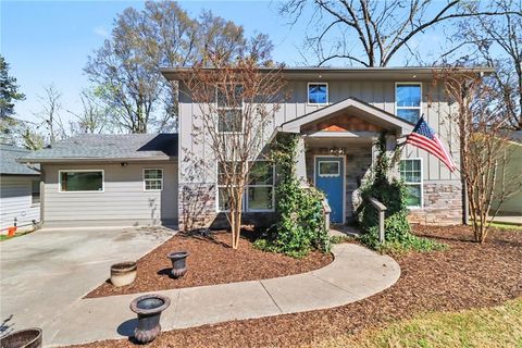 Photo of 1930 Meadow Lane, Decatur, GA 30032 (MLS # 7736973)