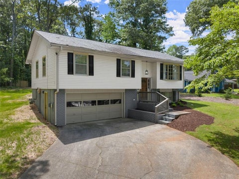 Homes For Sale - 6262 Laurel Wood Trail<br/> Hall County, Flowery Branch, GA 30542