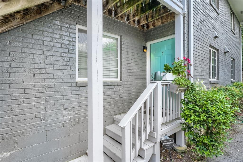 210 Sampson Street 7