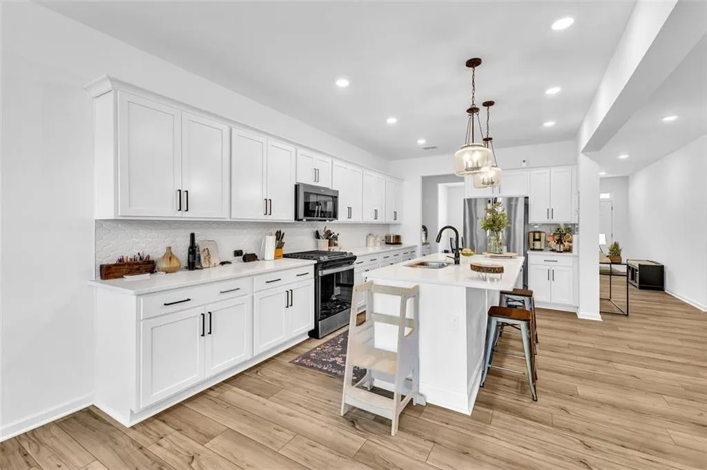 Locust Grove, Georgia 30248, United States, 5 Bedrooms Bedrooms, ,4 BathroomsBathrooms,Residential,Active,112580