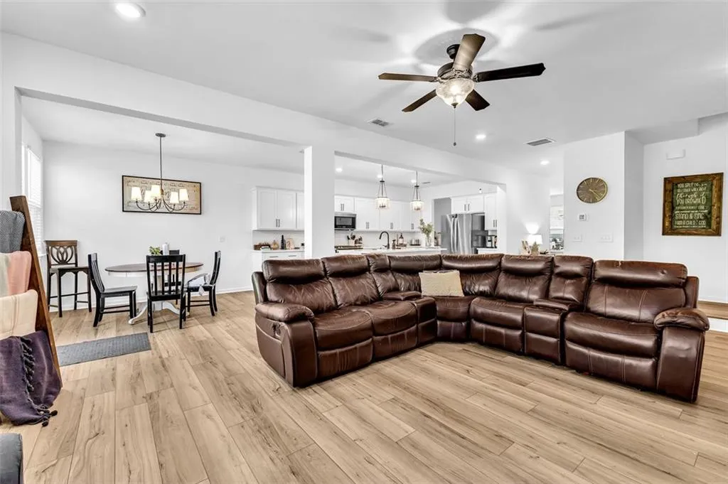 Locust Grove, Georgia 30248, United States, 5 Bedrooms Bedrooms, ,4 BathroomsBathrooms,Residential,Active,112580