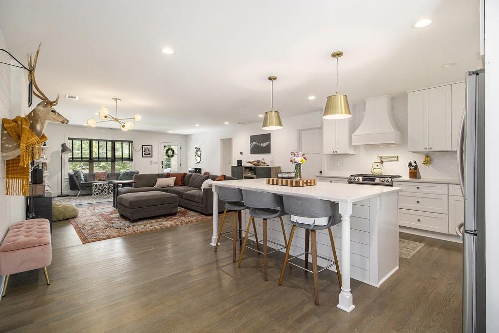 3135 Bluebird Lane