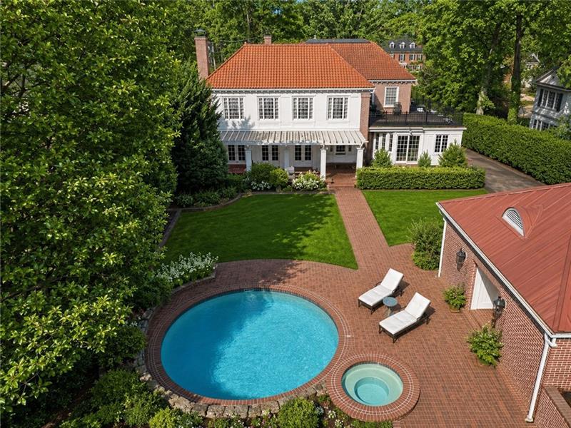 1105 Lullwater Road