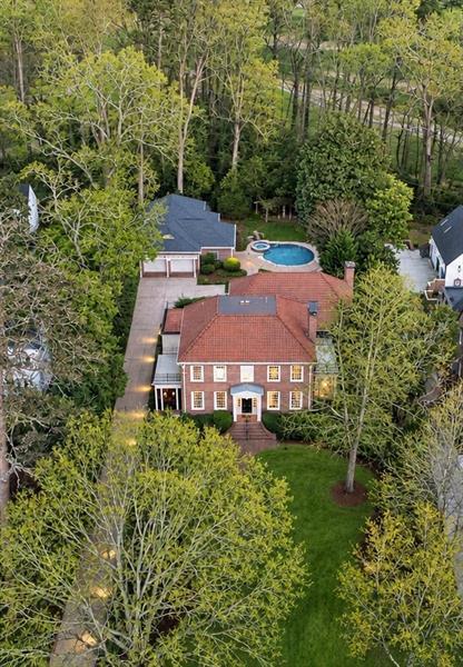 1105 Lullwater Road