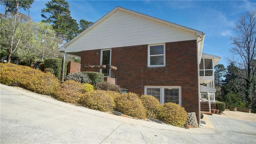 listing image 108