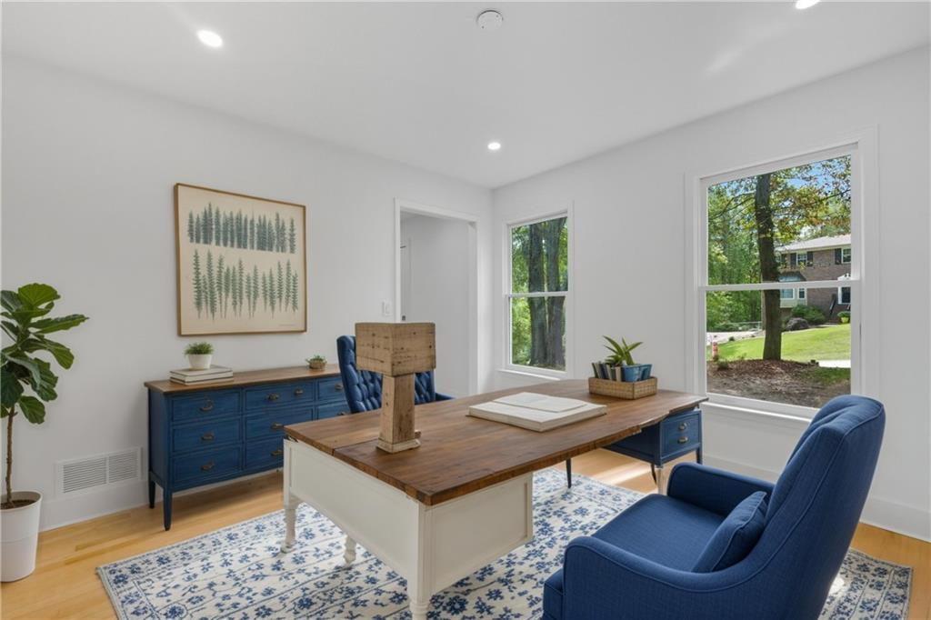 51 Queen Anne Drive SE