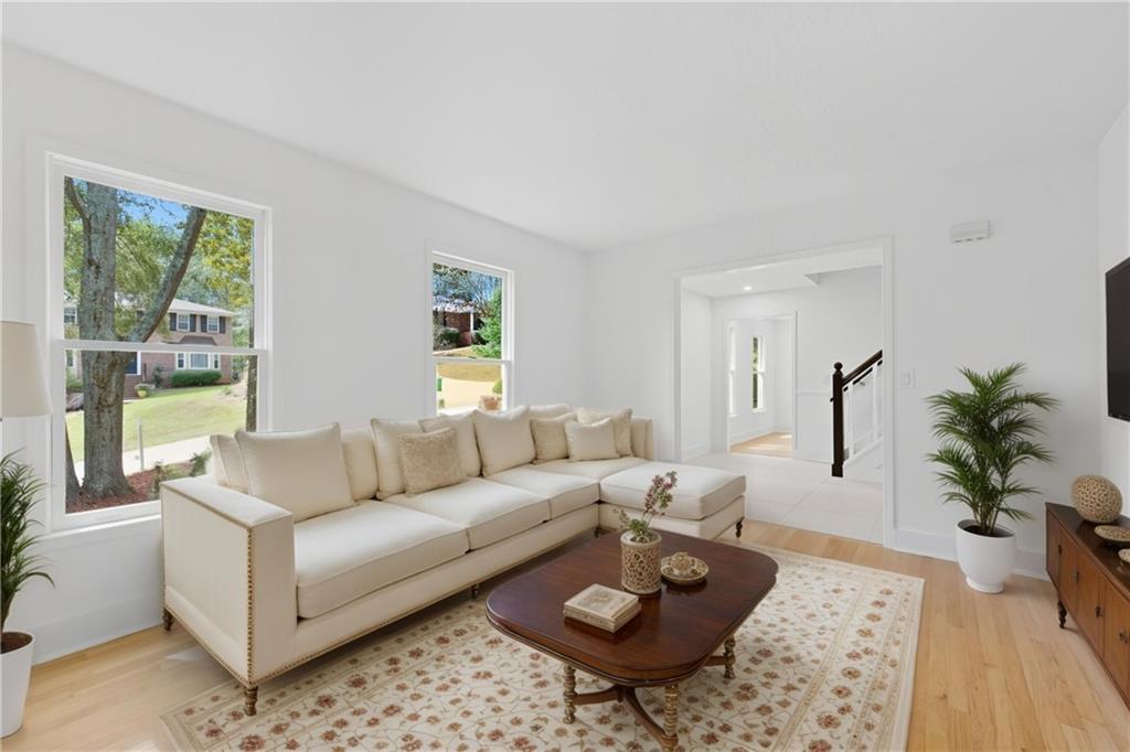 51 Queen Anne Drive SE