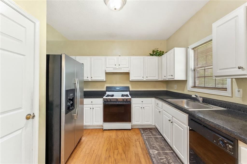 11203 Knotty Pine Place